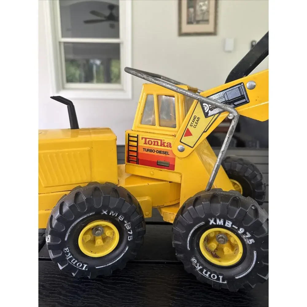 Vintage Tonka Turbo Diesel XMB-975 Front End Loader Pressed Steel